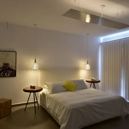 Margie Mykonos מלון