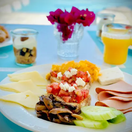 Margie Mykonos מלון