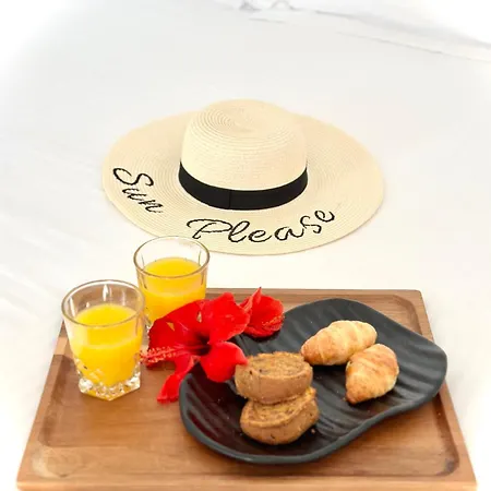 مارغي ميكونوس 4*